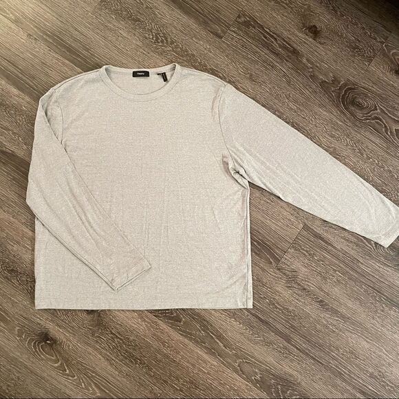 Theory crewneck  - Picture 1 of 6